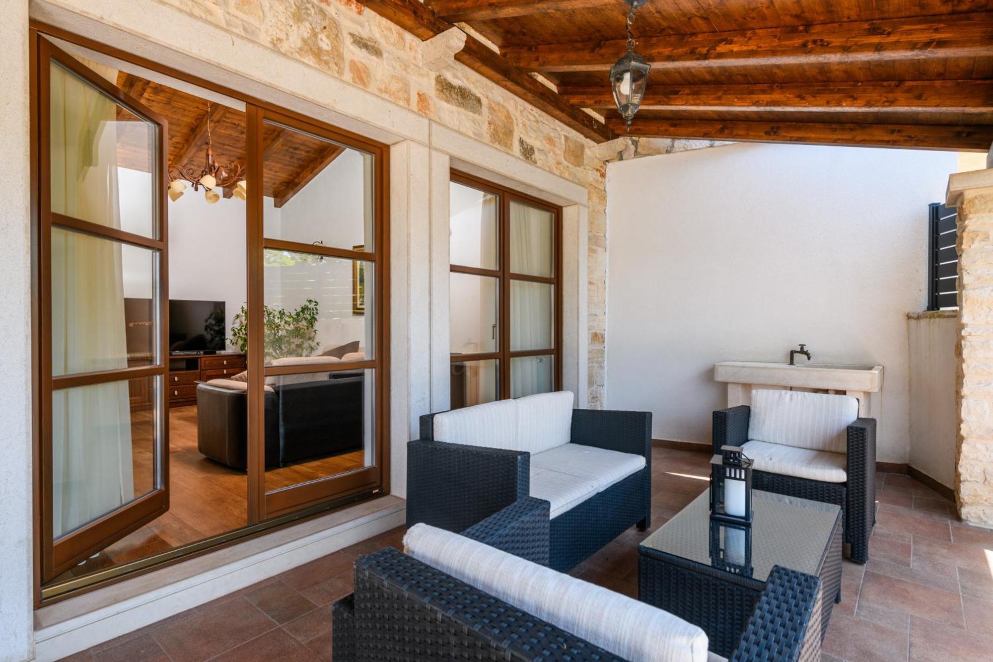 Villa Gina Valtura エクステリア 写真
